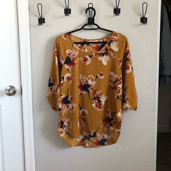 Boutique Brand Top - Picture 1 of 1